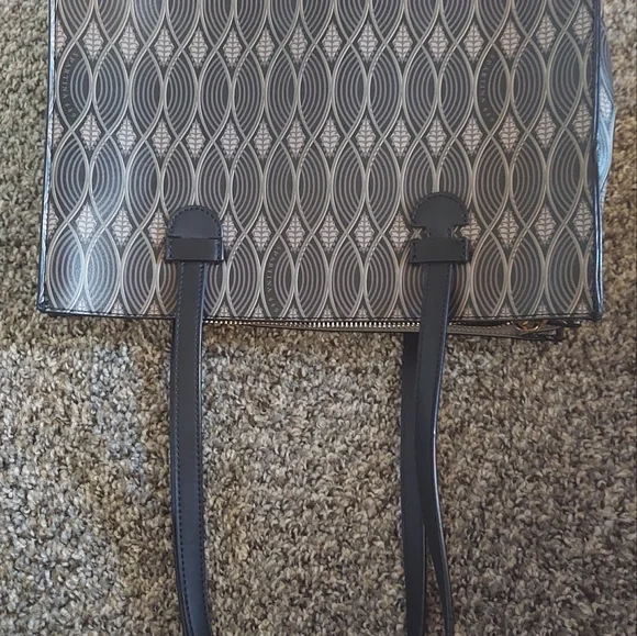 Handbag - Picture 2 of 7